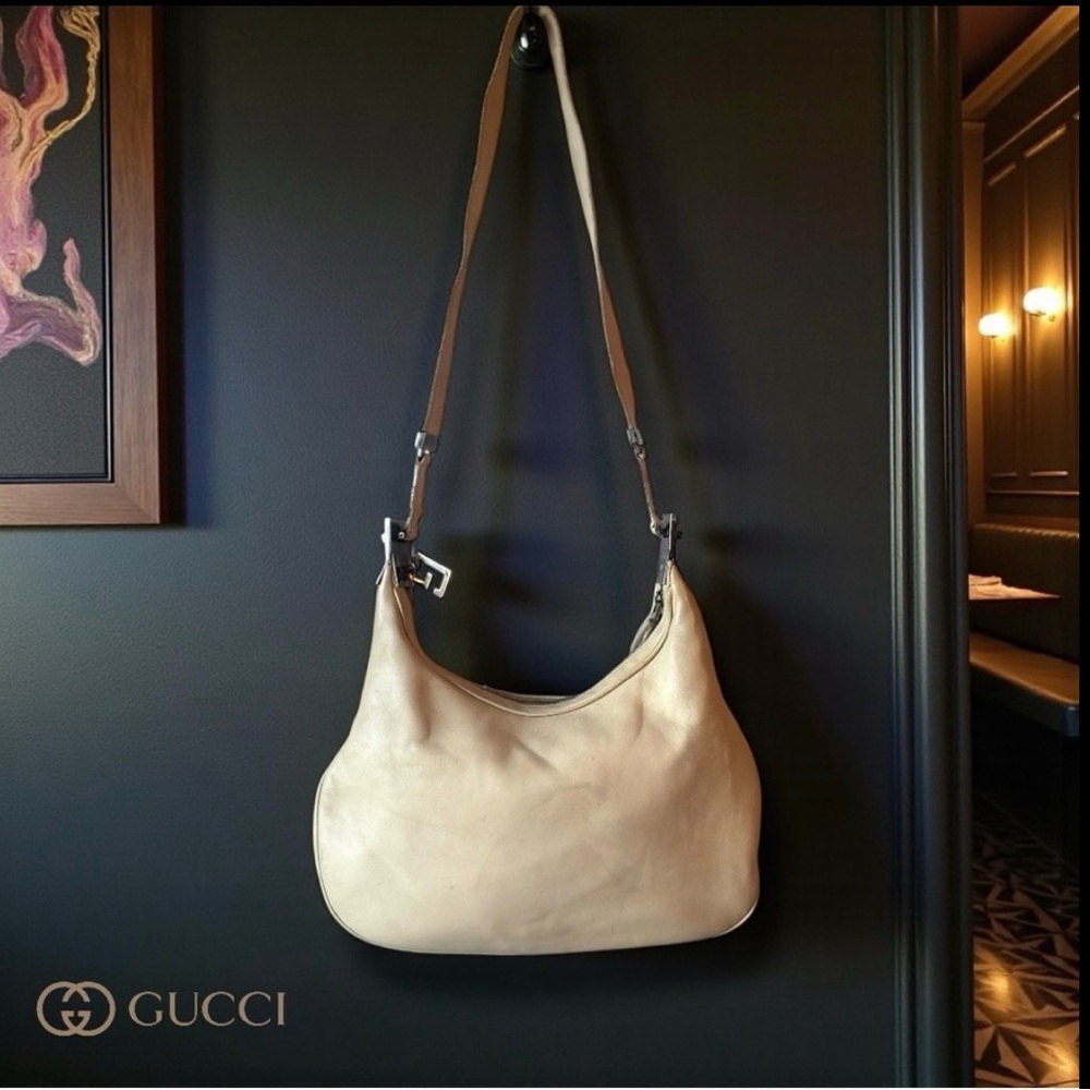 AUTHENTIC GUCCI CREAM LEATHER HOBO SILVER “G” HW. SHOULDER/CROSSBODY